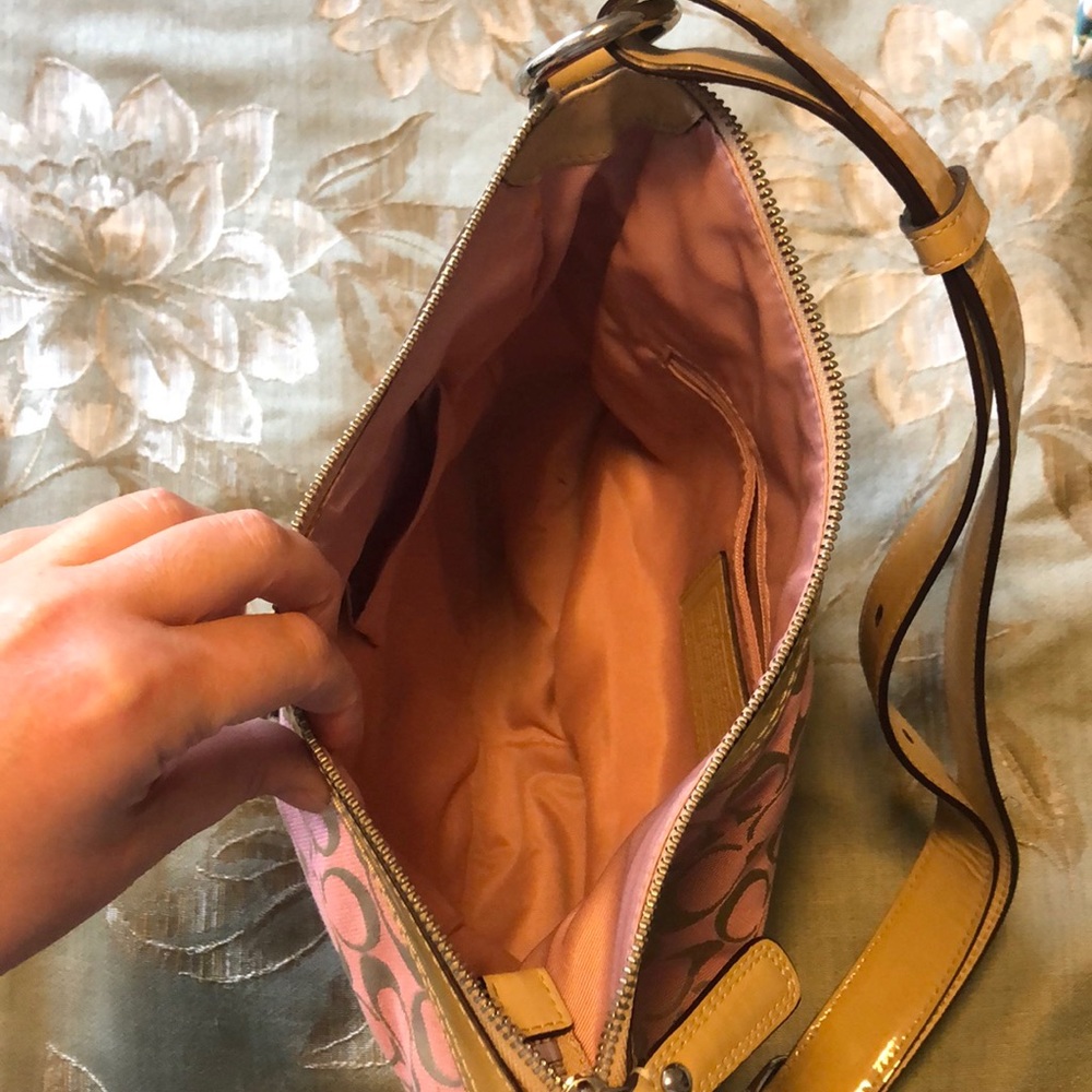 Coach Bag!  Super pretty for Spring! - Picture 4 of 8